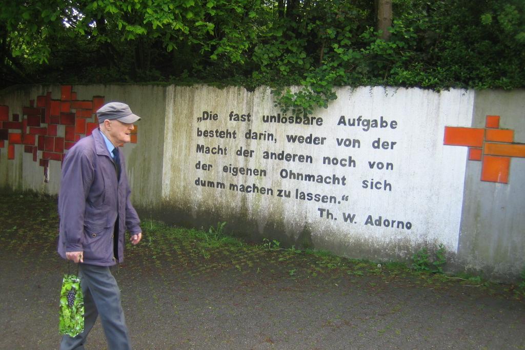 Geschichten von Macht und Ohnmacht (c) Alois Bauer Der 95-jährige Ignacy Golik ist einer von fünf Zeitzeugen, die im Kloster Ilbenstadt den Schülerinnen und Schülern ihre Geschichten von Macht und Ohnmacht während der NS-Zeit erzählen werden.