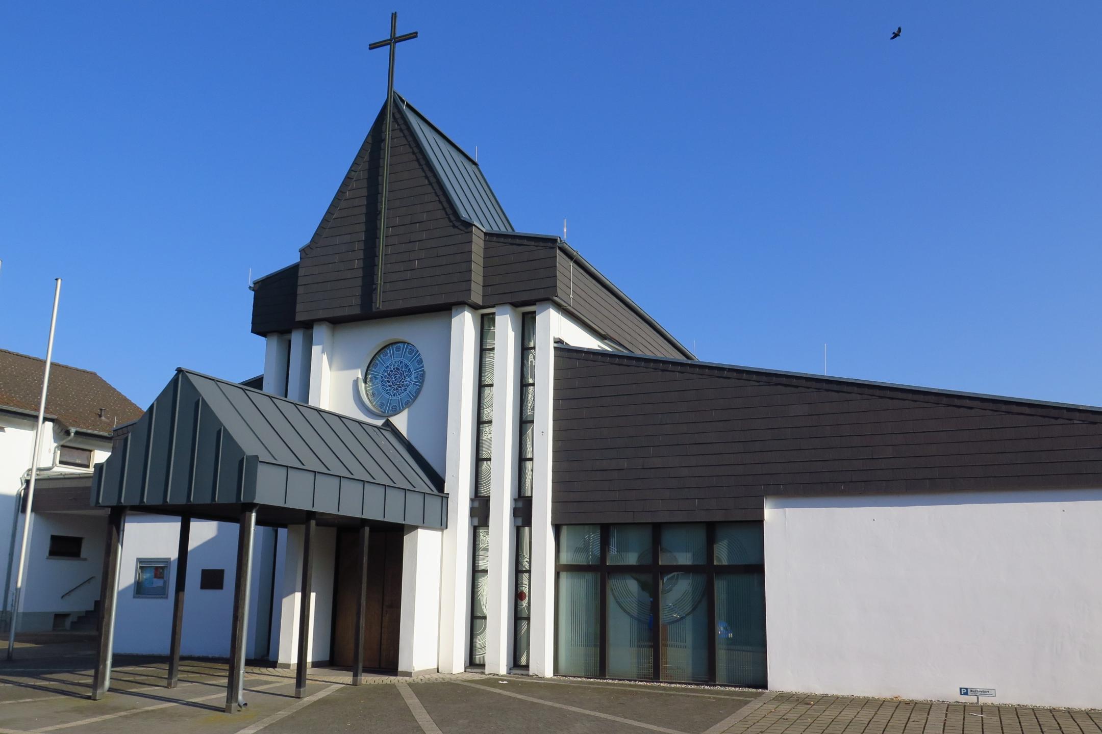 St. Maria Königin des Friedens, Stockstadt