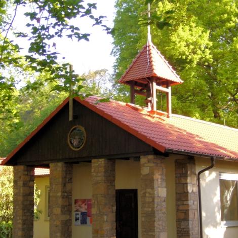 Evangelische Waldkapelle (c) Evangelische Martin-Luther-Gemeinde Steinberg