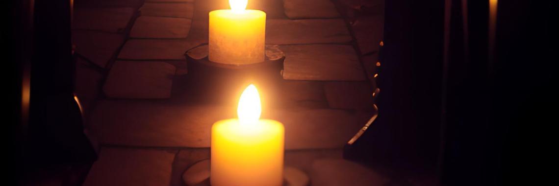 kerzen1_by_Christian-Schmitt_Supermachine (c) Christian Schmitt, pfarrbriefservice.de