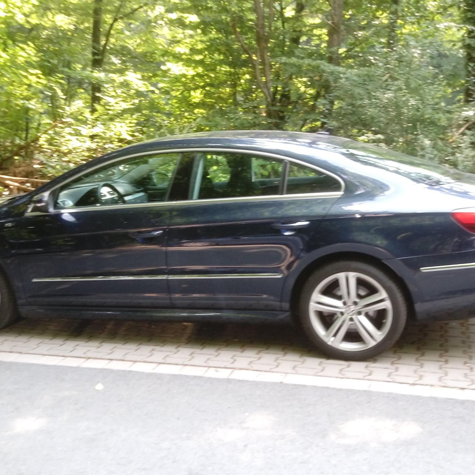 blaues Auto (c) St. Jakobus Ockstadt blaues Auto (c) St. Jakobus Ockstadt