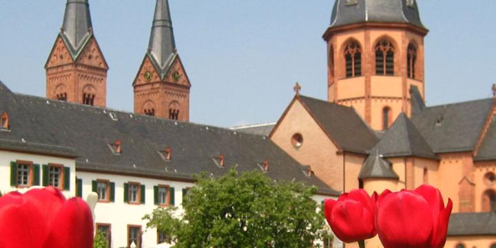 Basilika und Kloster Basilika und Kloster