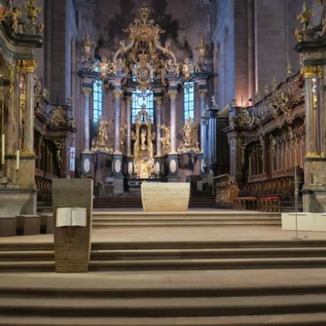 Besichtigungs- und Gottesdienstzeiten Besichtigungs- und Gottesdienstzeiten