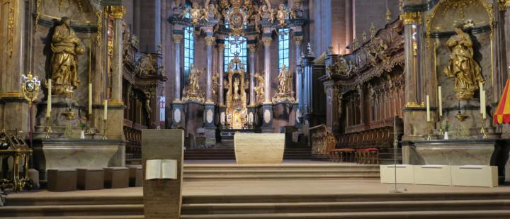 Besichtigungs- und Gottesdienstzeiten Besichtigungs- und Gottesdienstzeiten