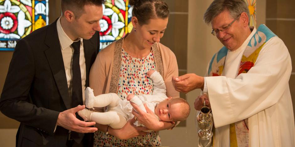 Taufe.-Neu-geboren-Danke-schoen.jpg_823765404 (c) Bistum Mainz Taufe.-Neu-geboren-Danke-schoen.jpg_823765404