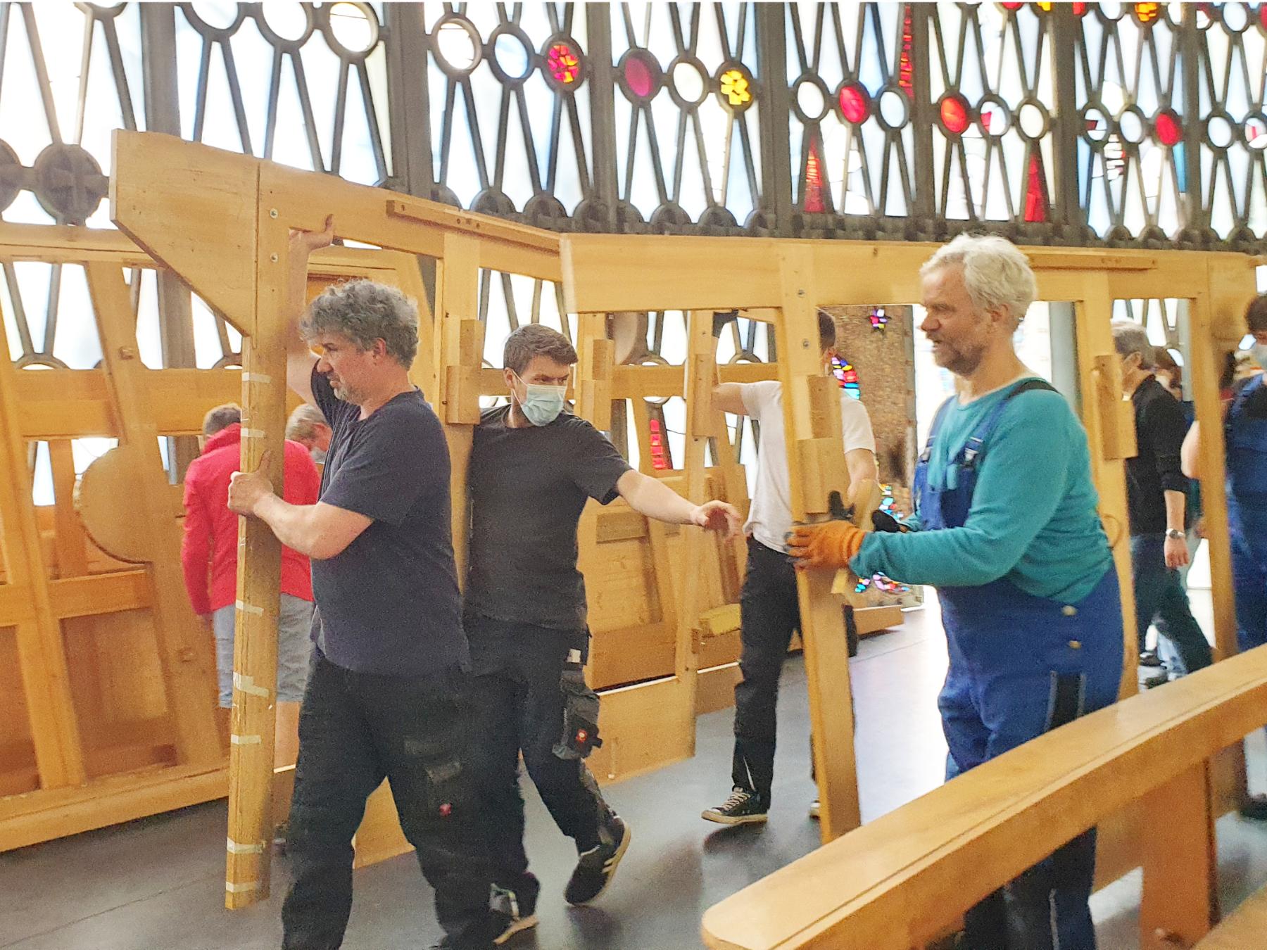Einzug der neuen Orgel in Mainz St. Canisius