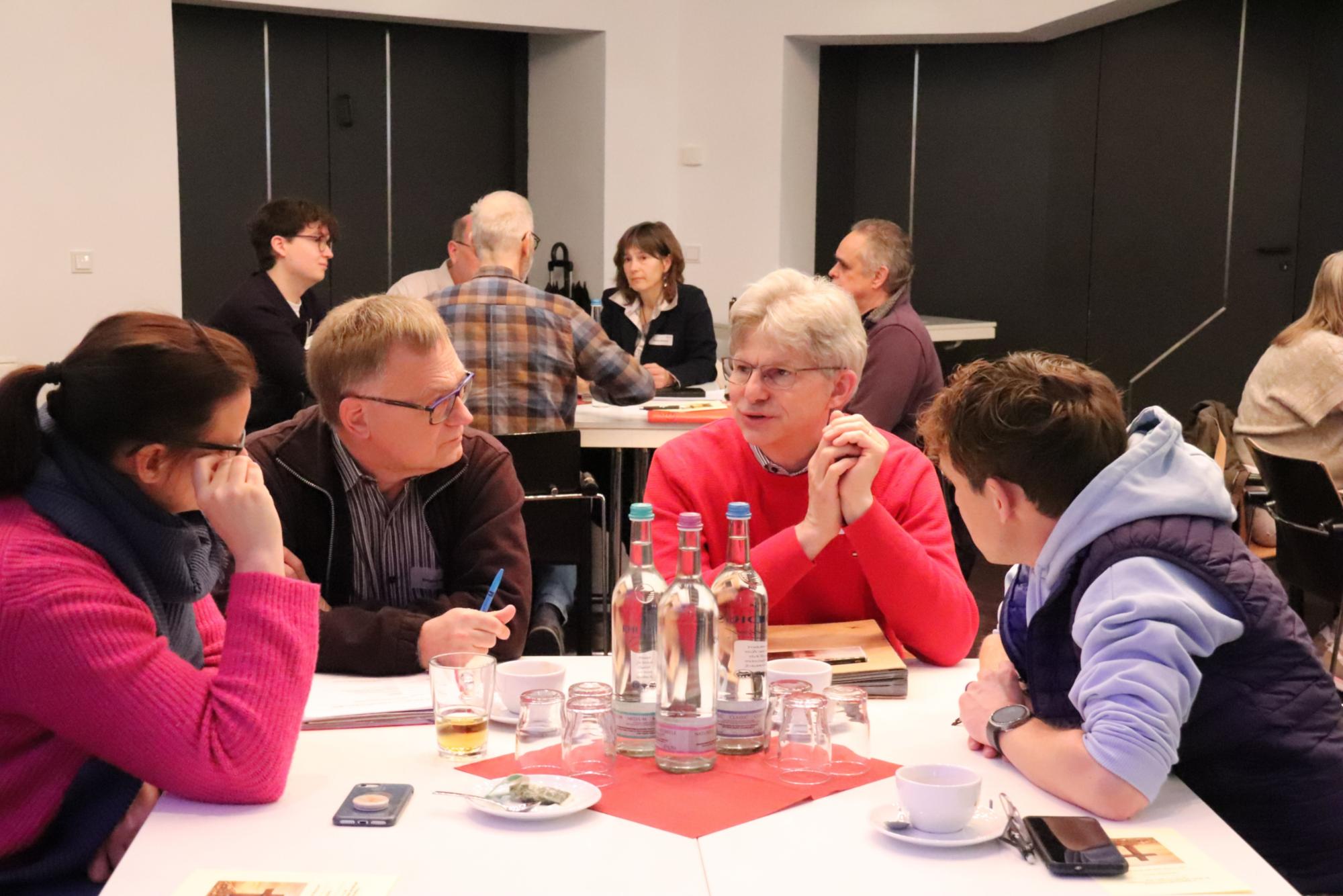 In Kleingruppen berieten die Mitglieder des Rats der Katholikinnen und Katholiken im Bistum Mainz